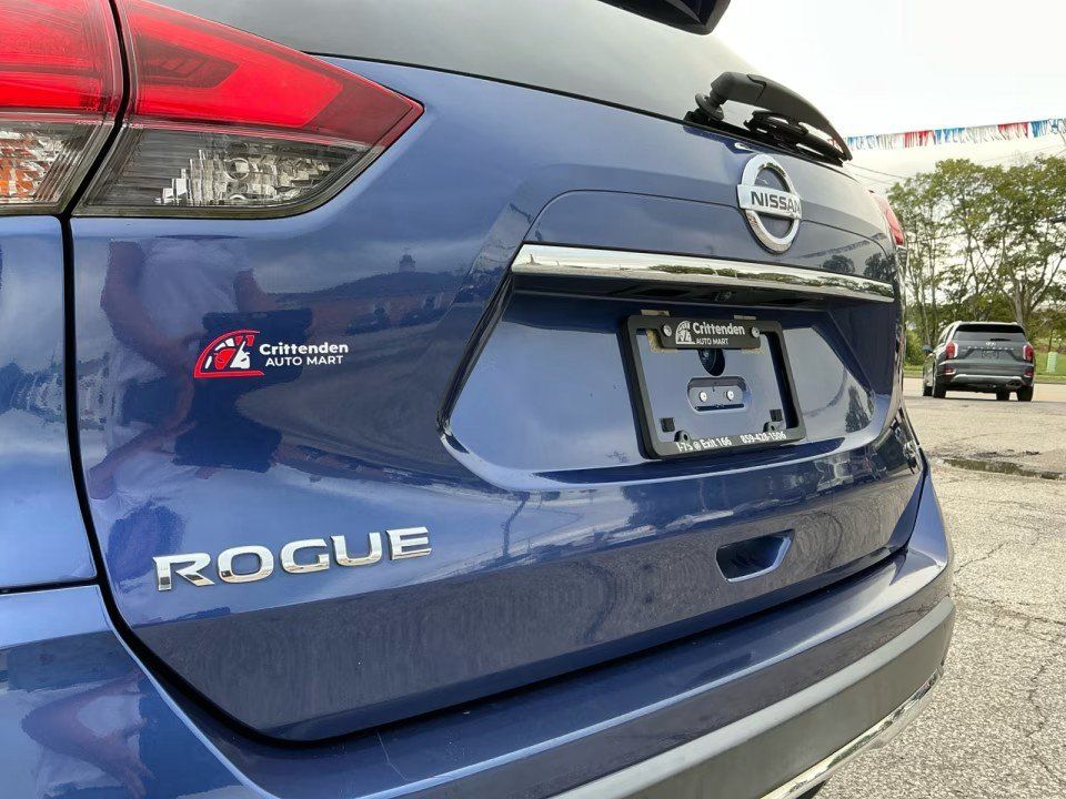 Used 2017 Nissan Rogue SV w/ SV Premium Package FWD image 23