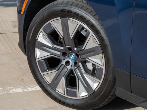 Certified 2025 BMW iX xDrive50 image 37