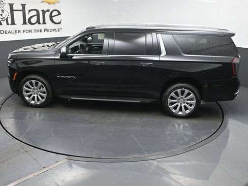 New 2026 Chevrolet Suburban Premier w/ Sun And Tow Package AWD/4WD image 22