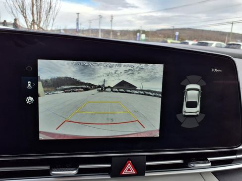 Used 2024 Hyundai Elantra Limited image 19