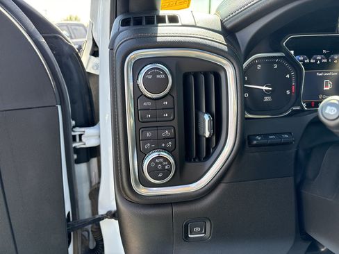 Used 2022 GMC Sierra 2500 AT4 w/ AT4 Premium Plus Package AWD/4WD image 11