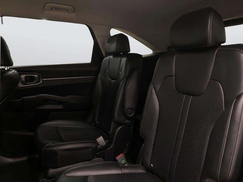 Used 2022 Kia Sorento S FWD image 31