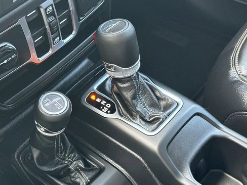 New 2025 Jeep Gladiator Sport image 20