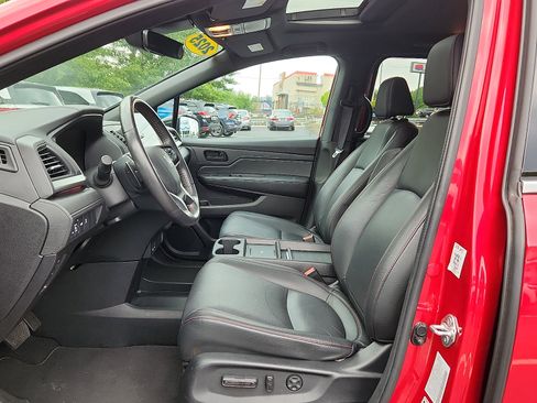 Used 2025 Honda Odyssey Sport-L image 14