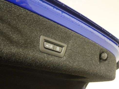 Certified 2022 BMW 330e w/ M Sport Package image 16