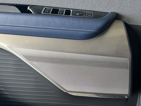 New 2026 Cadillac Vistiq Premium Luxury AWD/4WD image 24