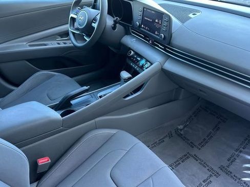Used 2023 Hyundai Elantra SEL image 17