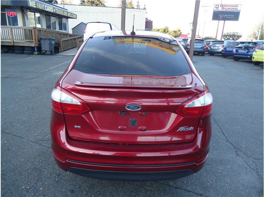 Used 2016 Ford Fiesta SE w/ Equipment Group 201A FWD image 7