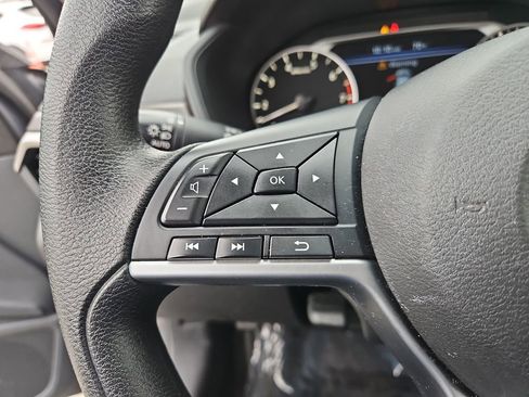 Used 2024 Nissan Altima 2.5 SV image 22