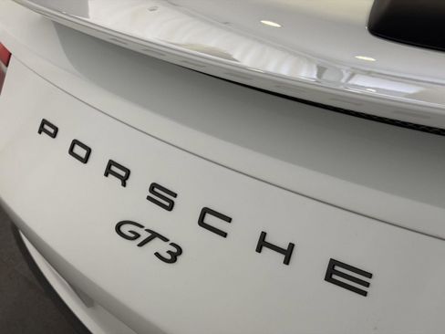 Used 2018 Porsche 911 GT3 image 24