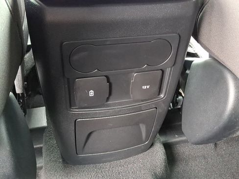 Certified 2023 Ford Explorer XLT AWD/4WD image 11