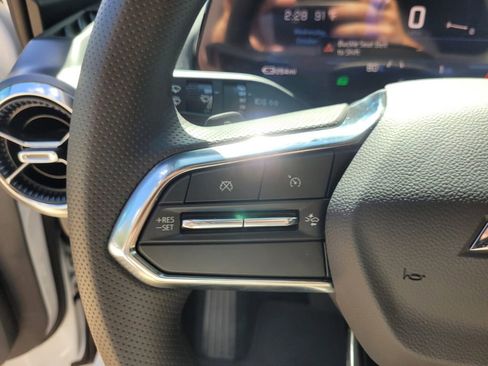 New 2026 Chevrolet Equinox EV LT image 34