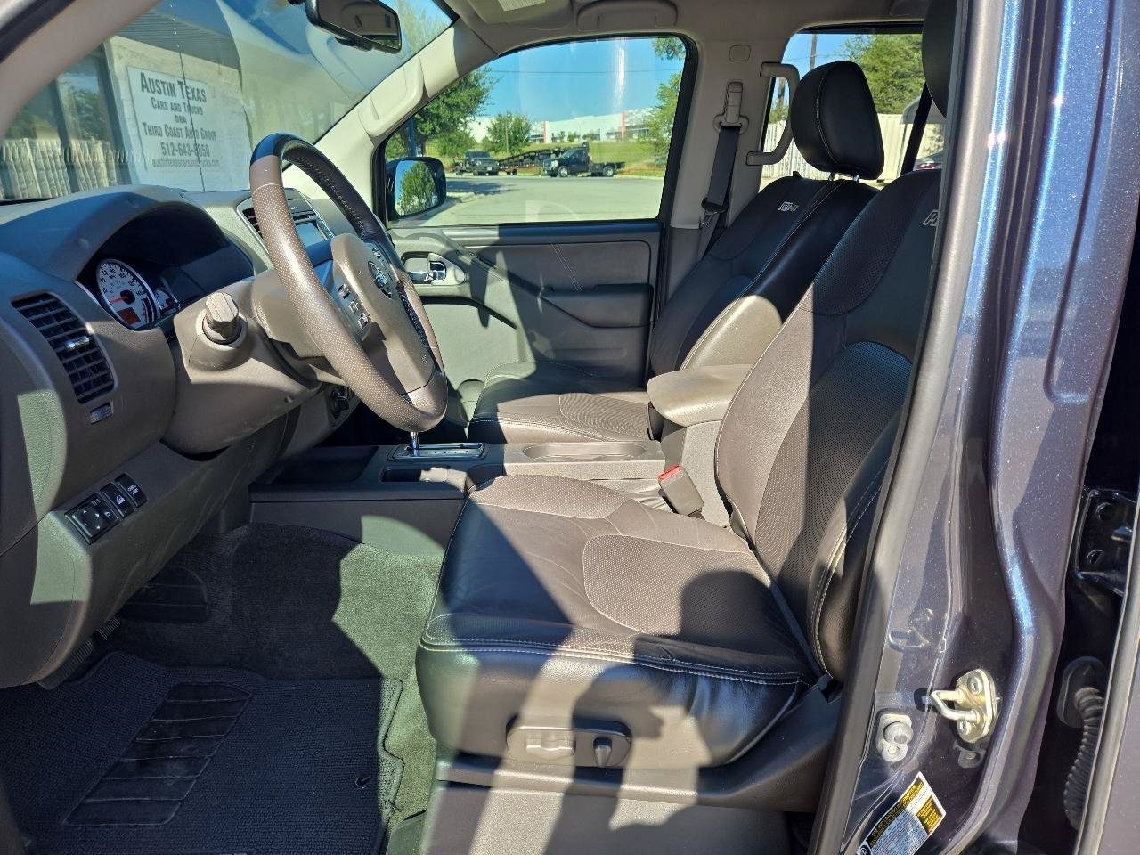 Used 2017 Nissan Frontier PRO-4X w/ Pro-4x Luxury Package AWD/4WD image 9