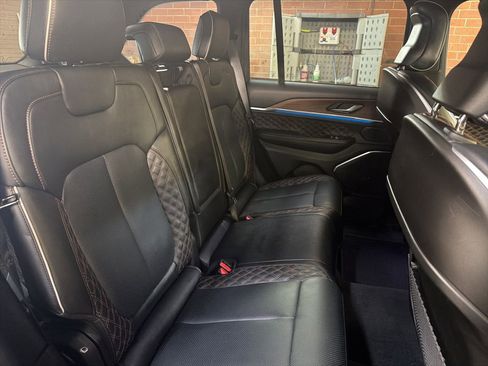 Used 2025 Jeep Grand Cherokee Summit AWD/4WD image 17