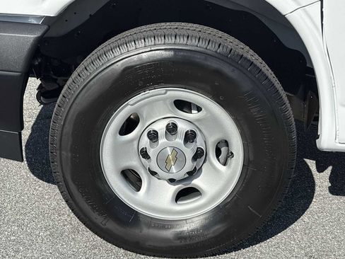 New 2026 Chevrolet Express 2500 RWD image 28