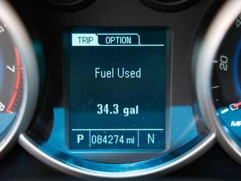 Used 2016 Chevrolet Cruze LT image 34