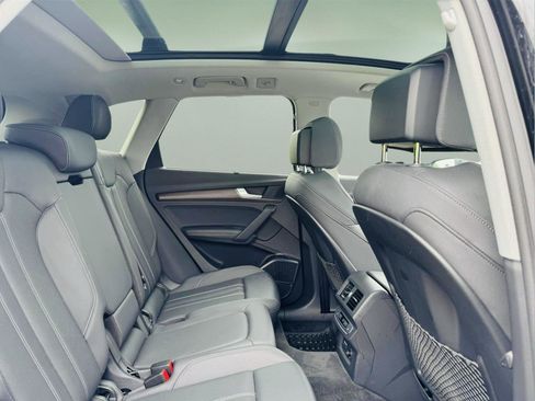 Used 2021 Audi Q5 Prestige image 32