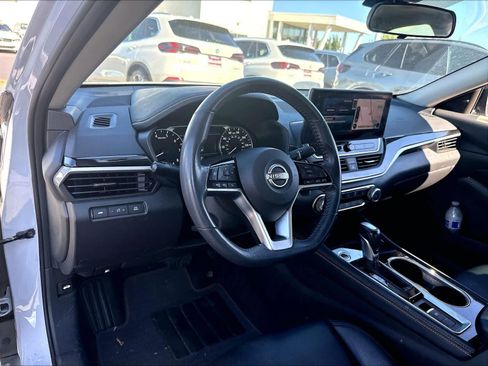 Used 2024 Nissan Altima 2.5 SR w/ SR Premium Package AWD/4WD image 15