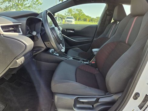 Used 2025 Toyota Corolla SE FWD image 27