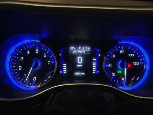 Used 2021 Chrysler Voyager Lxi FWD image 23