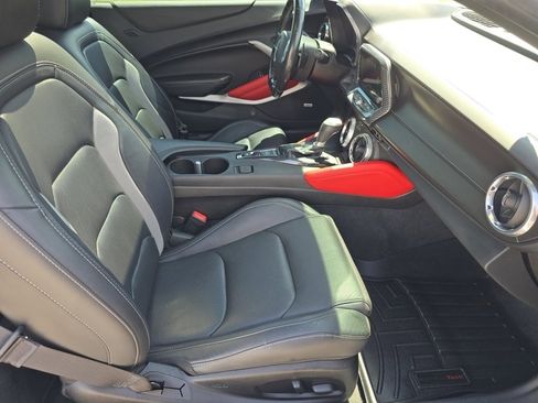 Used 2018 Chevrolet Camaro LT w/ RS Package image 25