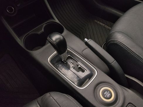 Used 2014 Mitsubishi Outlander GT image 26