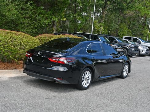 Used 2024 Toyota Camry LE w/ Convenience Package FWD image 4