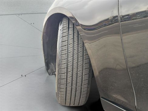 Used 2016 Chrysler 300 Limited image 31