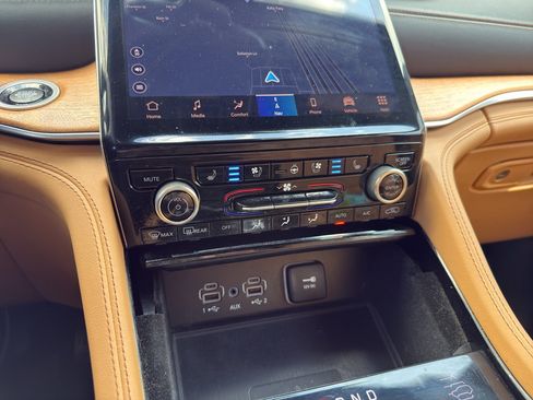 Used 2021 Jeep Grand Cherokee L Summit image 21