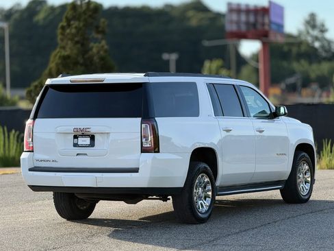 Used 2017 GMC Yukon XL SLT AWD/4WD image 9