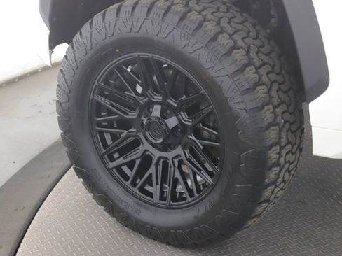 Used 2022 Toyota Tundra SR5 w/ SR5 Convenience Package image 13