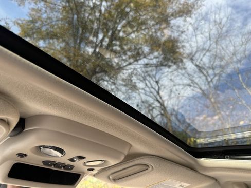 Used 2005 Chevrolet Avalanche Z71 w/ Sun And Sound Package image 27