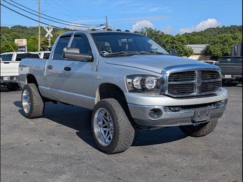 Used 2008 Dodge Ram 2500 Truck SLT w/ Popular Equipment Group image 2