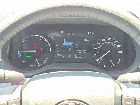 Certified 2026 Toyota Sienna XLE FWD image 27