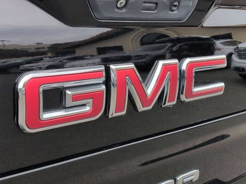 Certified 2022 GMC Sierra 1500 SLT w/ Driver Alert Package I AWD/4WD image 32