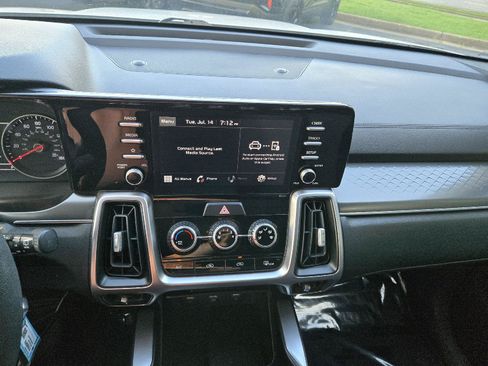 Used 2021 Kia Sorento LX FWD image 28