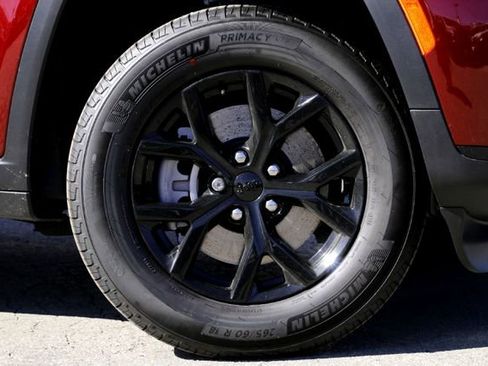 New 2025 Jeep Grand Cherokee L Altitude image 2