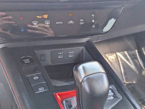 Used 2025 Nissan Kicks SR FWD image 26