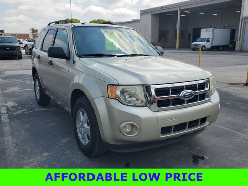 Used 2011 Ford Escape XLT w/ Class II Trailer Tow Pkg image 1