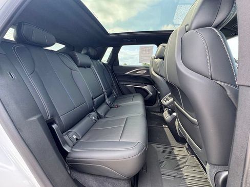 Certified 2024 Cadillac Lyriq Luxury AWD/4WD image 35