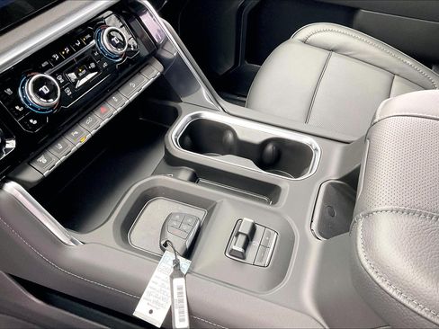 New 2026 GMC Sierra 2500 Denali w/ Denali Reserve Package image 8