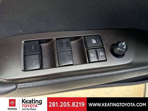 Used 2024 Toyota Camry SE image 10