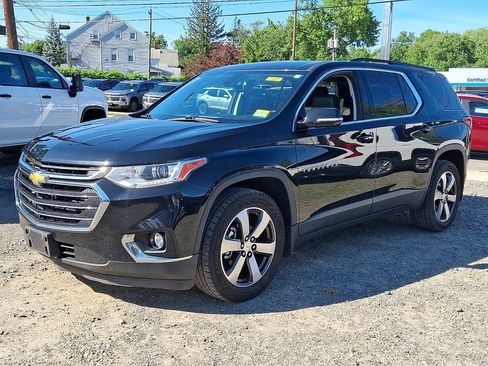 Used 2019 Chevrolet Traverse LT w/ LT Premium Package AWD/4WD image 3