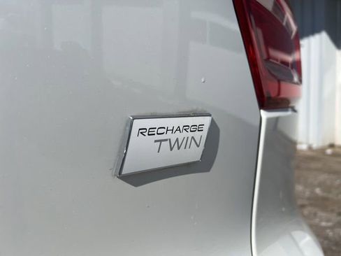 Used 2023 Volvo XC40 Recharge Plus w/ Protection Package Premier image 15