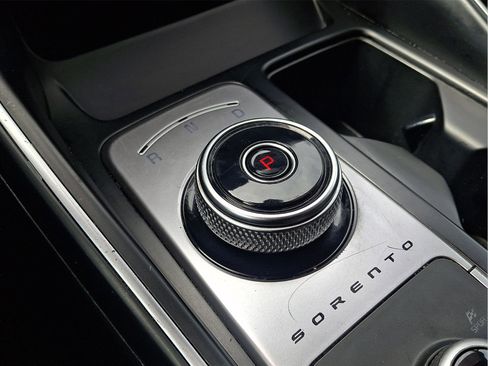 Used 2023 Kia Sorento EX image 27