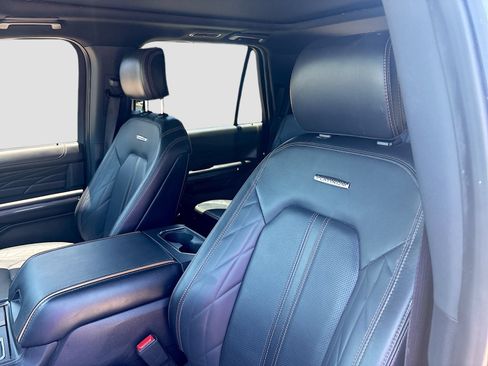 Used 2024 Ford Expedition Platinum RWD image 22