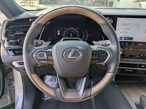 Used 2023 Lexus RX 350h w/ Cold Area Package AWD/4WD image 18