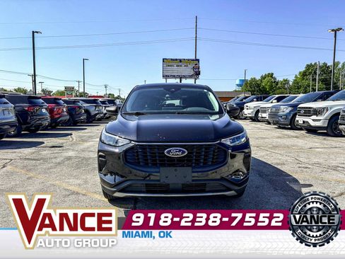 Used 2025 Ford Escape Active w/ Tech Pack #1 AWD/4WD image 2