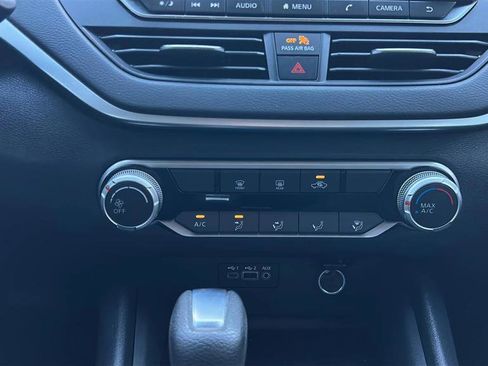 Used 2022 Nissan Altima 2.5 SV image 27