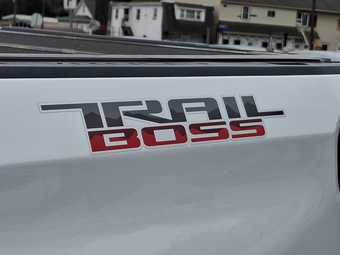 Used 2020 Chevrolet Silverado 1500 LT Trail Boss image 33